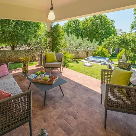 Amazing In W/ Jacuzzi And 2 Bedrooms * Medulin
